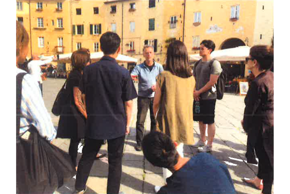 Paul Bentel with students in Lucca, Italy